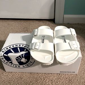 GIRL’S BIRKENSTOCK SLIDES